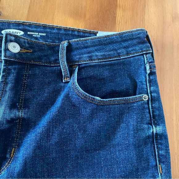 OLD NAVY Size 10 Blue High Rise Bermuda Denim Jean 7” Shorts - Picture 4 of 16